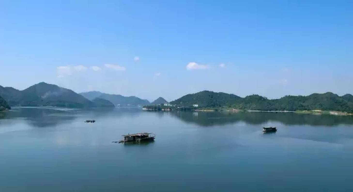 西湖向西30公里，有人用5个岛造了个意大利小镇