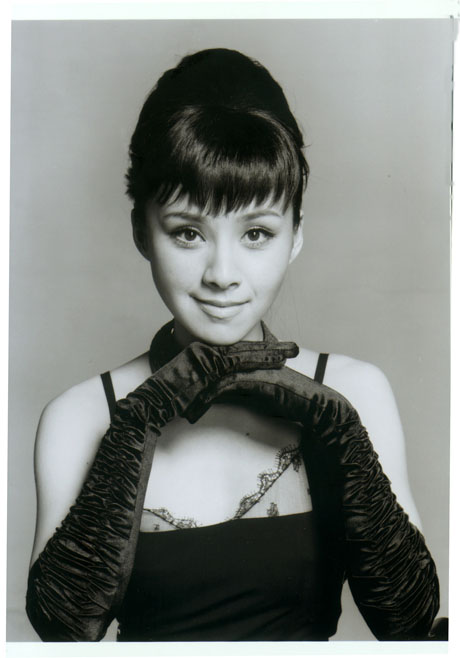 赵丽颖赫本妆热搜第一，但在这些女星面前她真的弱爆了！