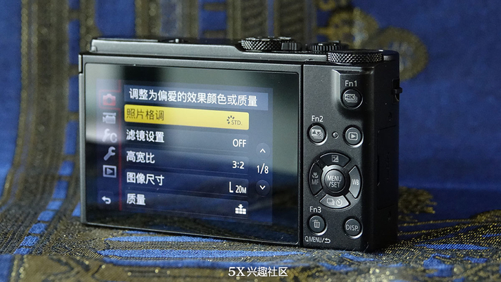 索尼黑卡4和松下lx10,松下lx10有没有长焦