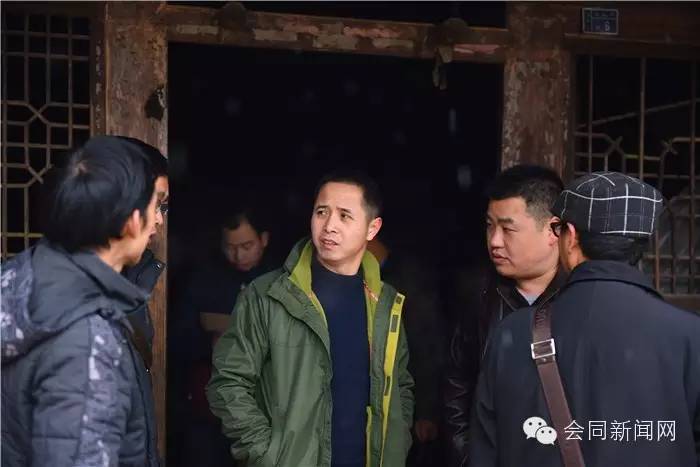 会同:昨天,欧阳海峰到道德模范家里检查年货