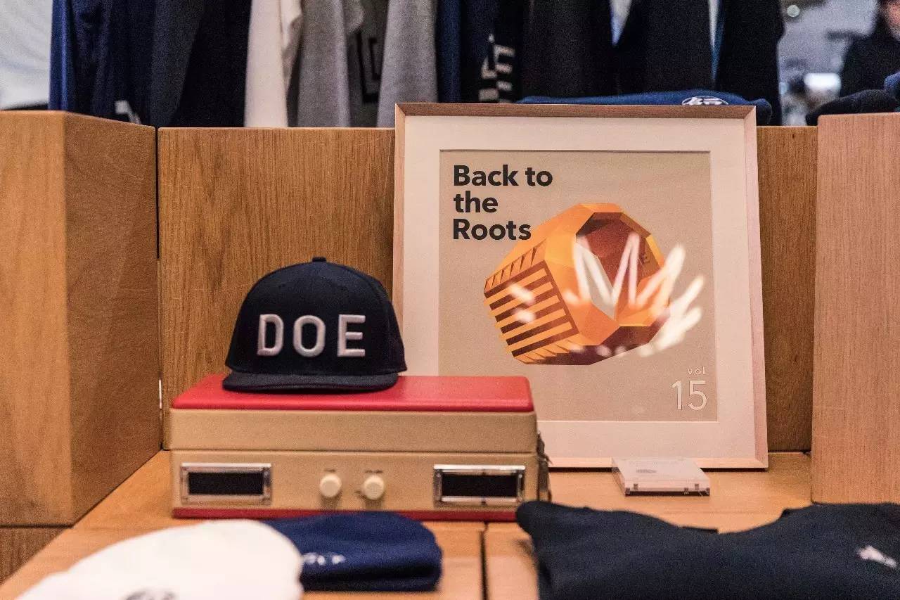 图集｜我们带着这些“黑胶唱片”和几百个好看的人，一起入侵了DOE