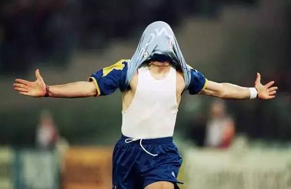 热门话题庆祝,谁的庆祝动作是思考