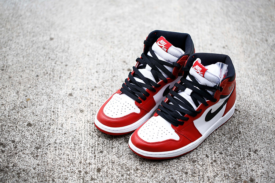 aj1为什么感觉两双鞋面不一样,aj1灰白高帮最新发售的是限量款吗