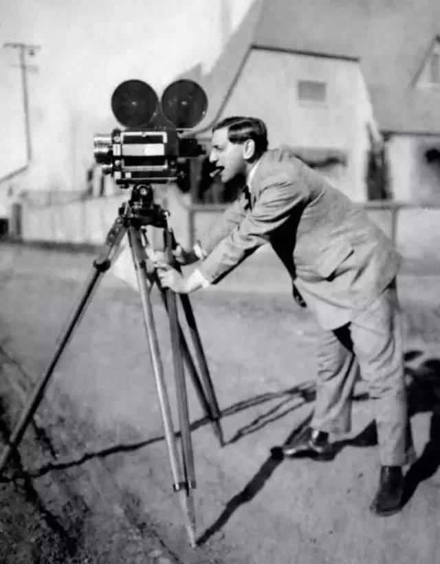 历史上有哪些导演是水瓶座的,水瓶座有名的导演和编剧