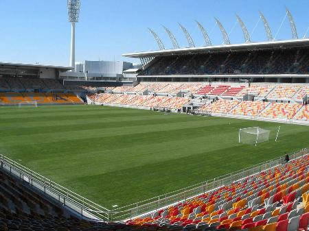 这是骄傲吗？能跟英超媲美中国专业足球场只有五个