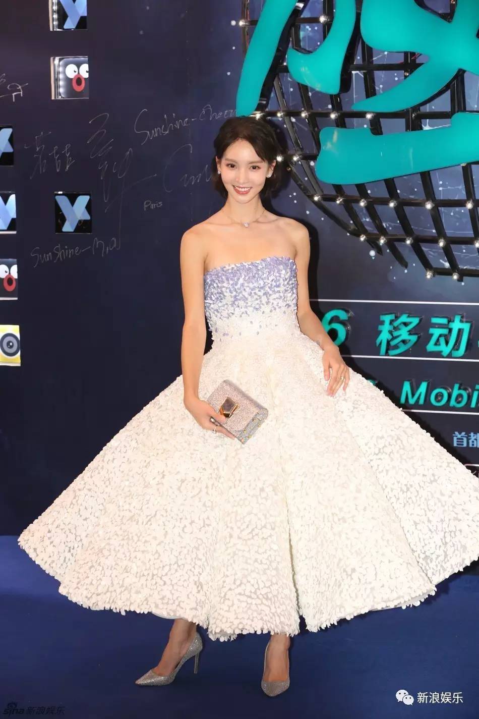 林心如公开秀恩爱是怎么回事,林心如晒清凉戏水照