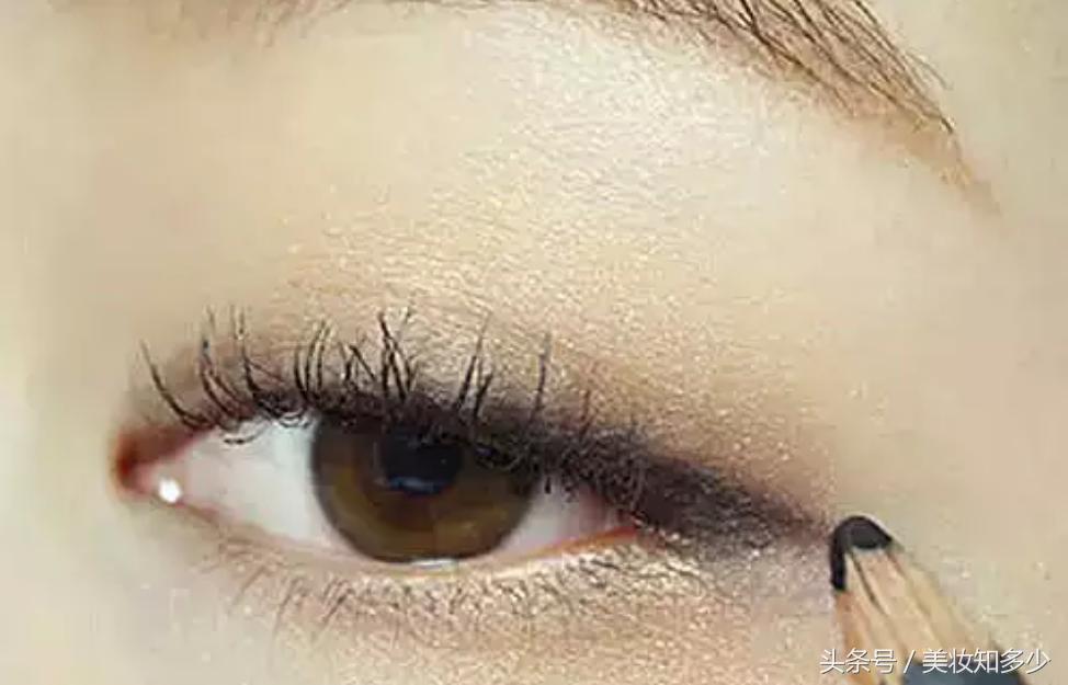 眼妆教程干净高级大牌眼妆,让人一眼就着迷的眼妆教程