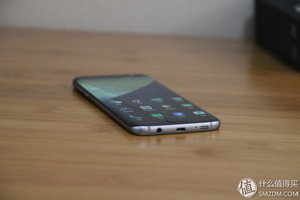 三星s7edge2021年用还行不,三星s7edge还能玩几年