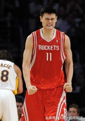 球星经典庆祝动作合集,艾弗森的庆祝动作