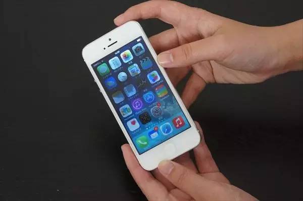 手机进水黑屏修复方法,手机进水无法开机一般修多少钱