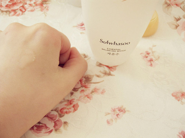 韩国雪花秀滋阴系列和whoo后拱辰享系列的对比