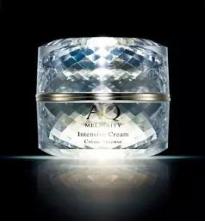 香奈儿化妆品和海蓝之谜哪个好,香奈儿在化妆品的地位