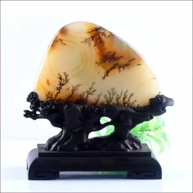 黄龙玉里面的水草花是如何形成的,黄龙玉水草花会越来越透明么