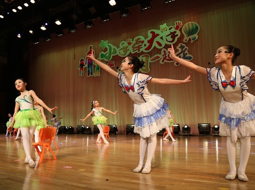 倡导文明新风共建美好校园,倡导校园文明传播正能量