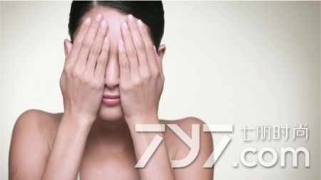 娇韵诗v脸精华使用手法,娇韵诗瘦脸精华和伊诗贝格哪个好