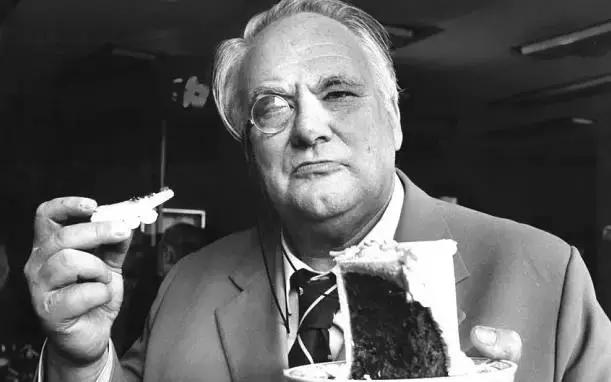 全世界都听过他的歌，但你肯定不知道他是天体物理学家和大学校长