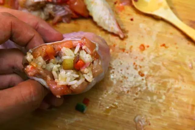 鸡翅包饭的做法详细视频,正宗台湾鸡翅包饭的制作