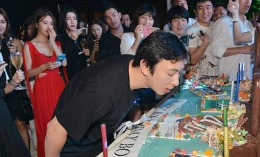 权志龙戴手表视频,韩星李洙赫权志龙