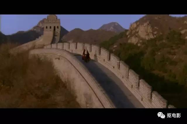 功夫瑜伽成龙和蛇,功夫瑜伽成龙带着狮子飙车