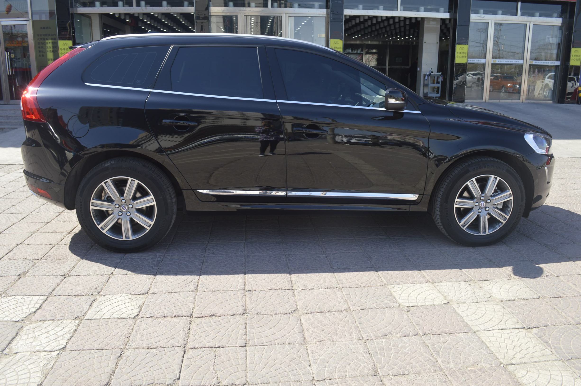 沃尔沃车衣保护原车漆,沃尔沃贴隐形车衣注意事项