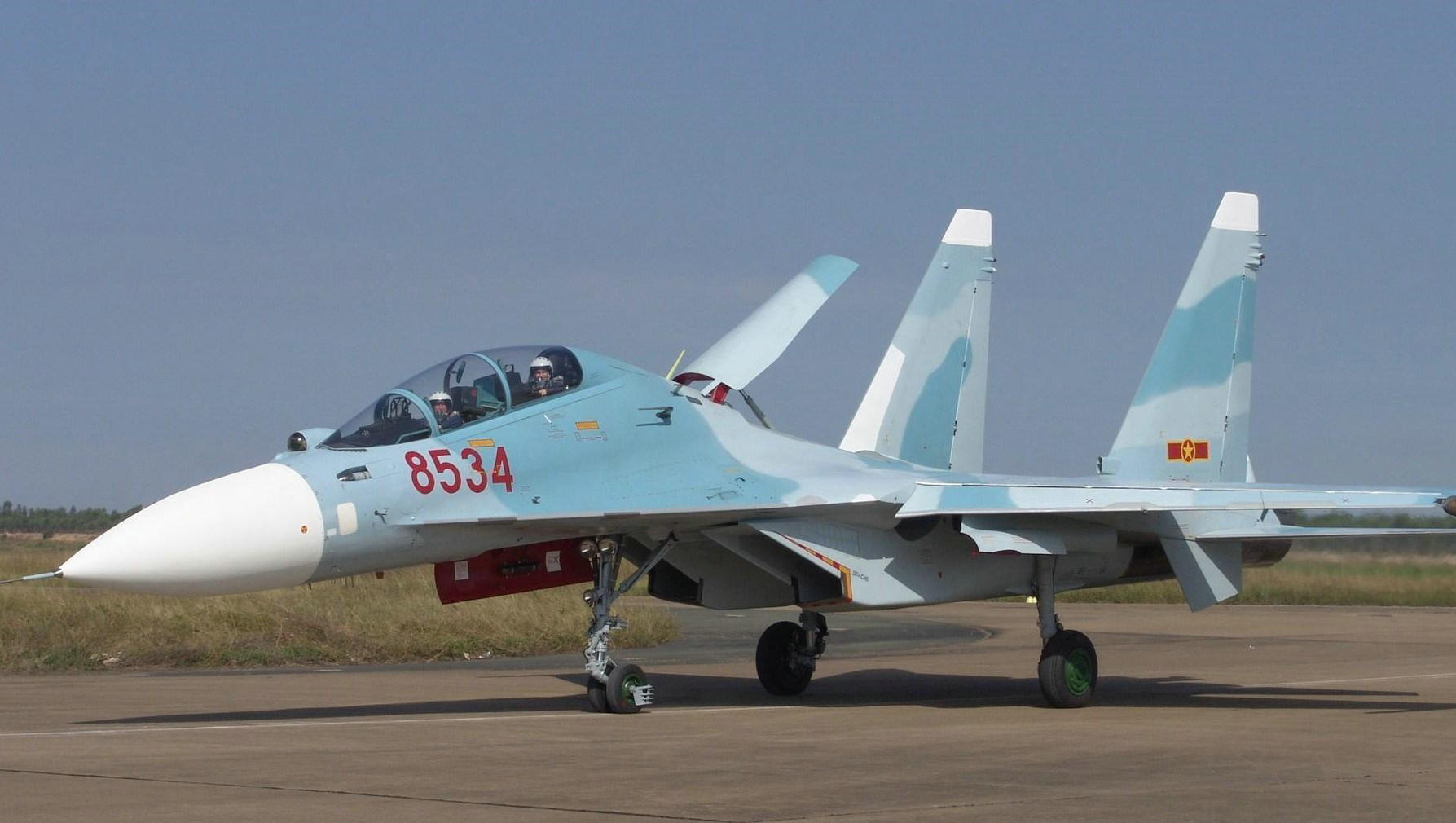 这国砸22亿美元买中国同款战机 中国看后为何完全安心了？