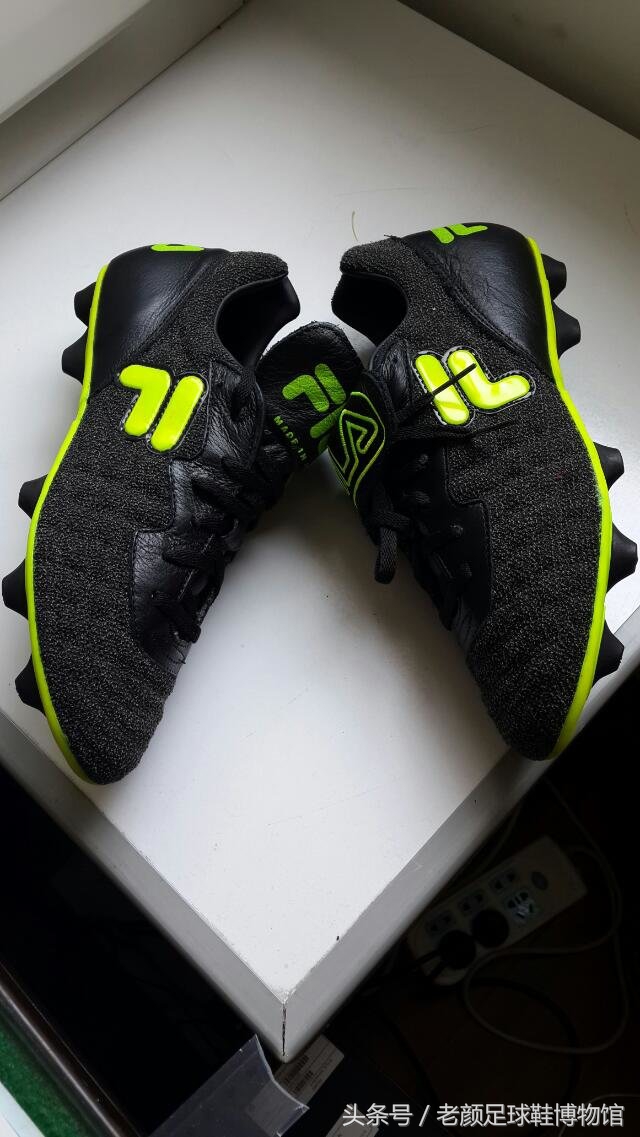 what足球,what鞋是什么牌子