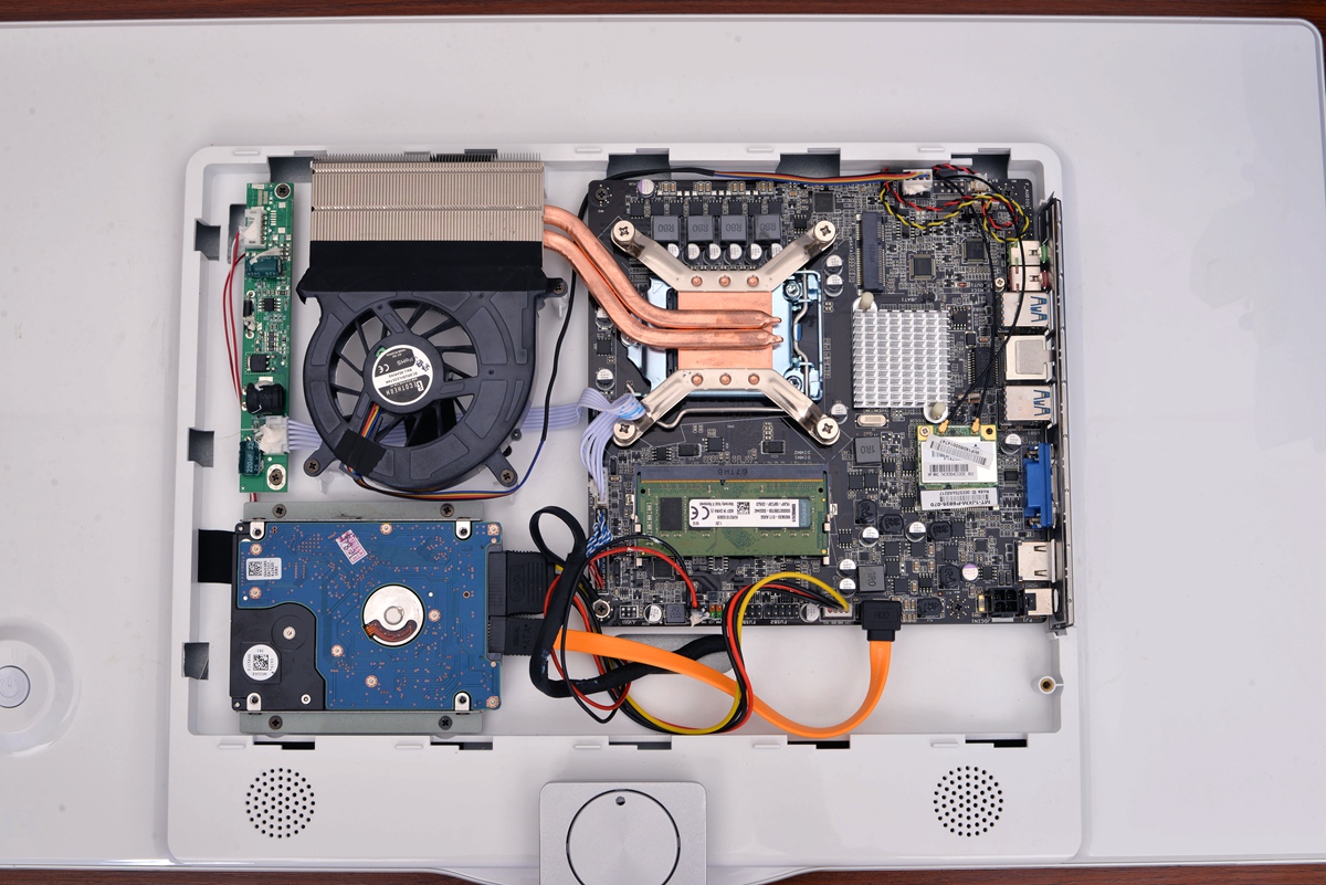 未到年二十八就扫除,晒一下我书房用的主力电脑