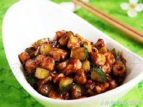 美味的鸡丁拌饭,美味鸡丁面条