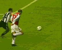 足球集锦搞笑特辑足坛欢乐瞬间,盘点那些足球场上的足球搞笑视频