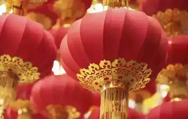 本命年为什么要穿红色,本命年穿红内衣红袜子