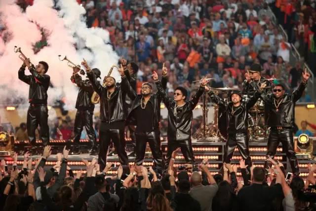 ladygaga碧昂丝雷哈娜,nfl超级碗中场秀ladygaga