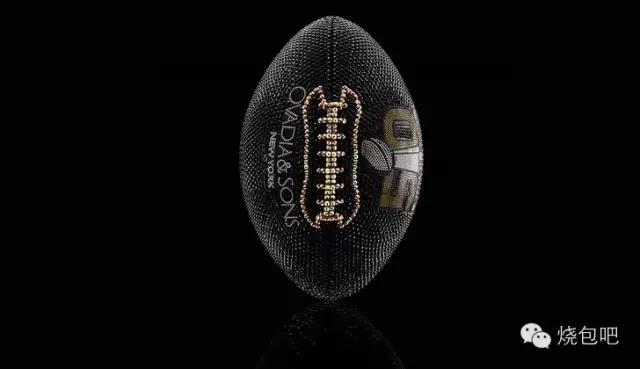 唯物|情人节倒计时,去看50个潮牌出的超级碗纪念球,独一无二