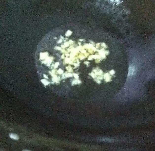 叶子像蒲公英根像人参是什么植物 (哪几种树的叶子可以当菜吃)