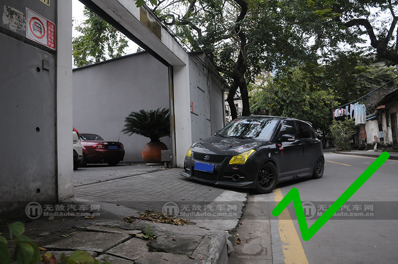 底盘防托底,底盘低过坑技巧