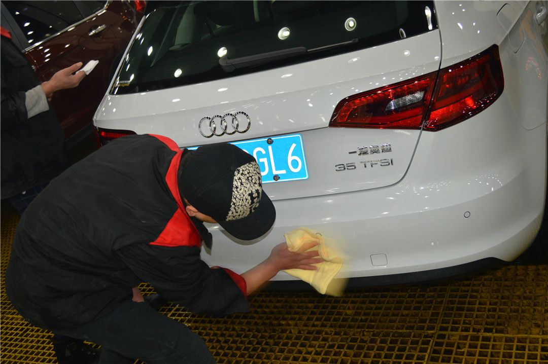 新年给爱车穿一层新衣,潇洒车镀晶体保护爱车