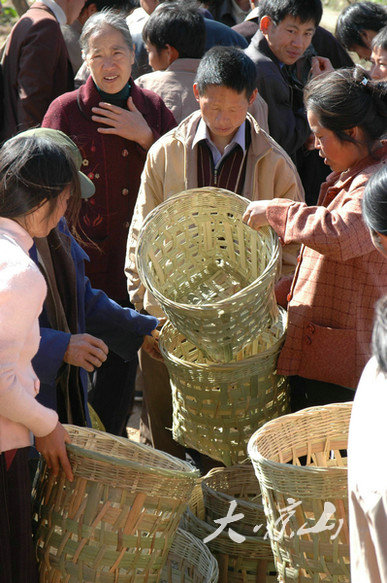 德昌有个村庄3000年前农具嵌墙上当地欲办草坝场农耕文化节