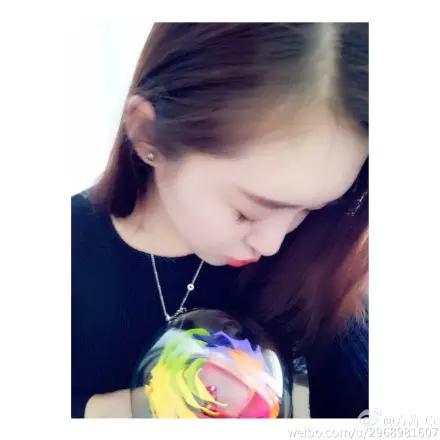 她们的情人节，虐狗指数绝对不逊于昆凌