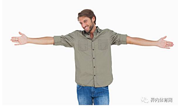 打球手臂一边粗一边细怎么办,打球手臂力量太弱怎么锻炼