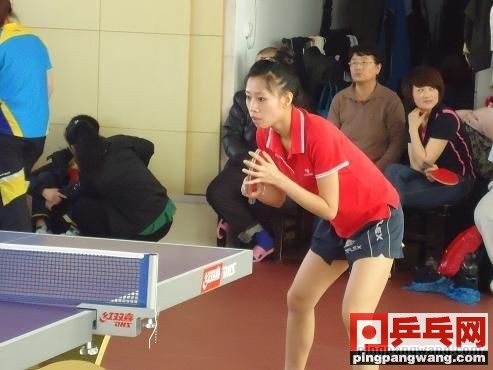 乒乓球是一人发一个球吗,乒乓球一共有多少个