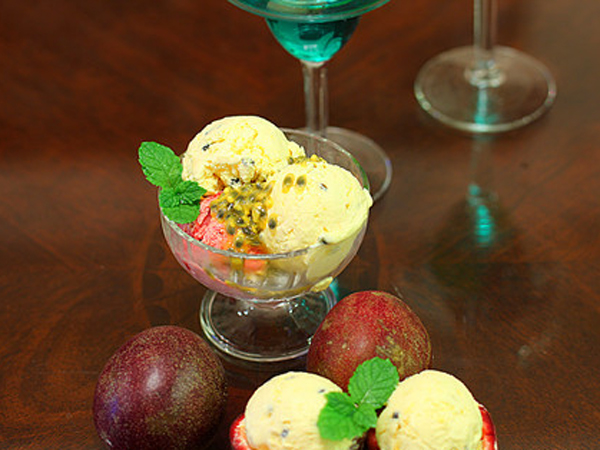 百香果冲水的正确吃法,黄金百香果的正确吃法