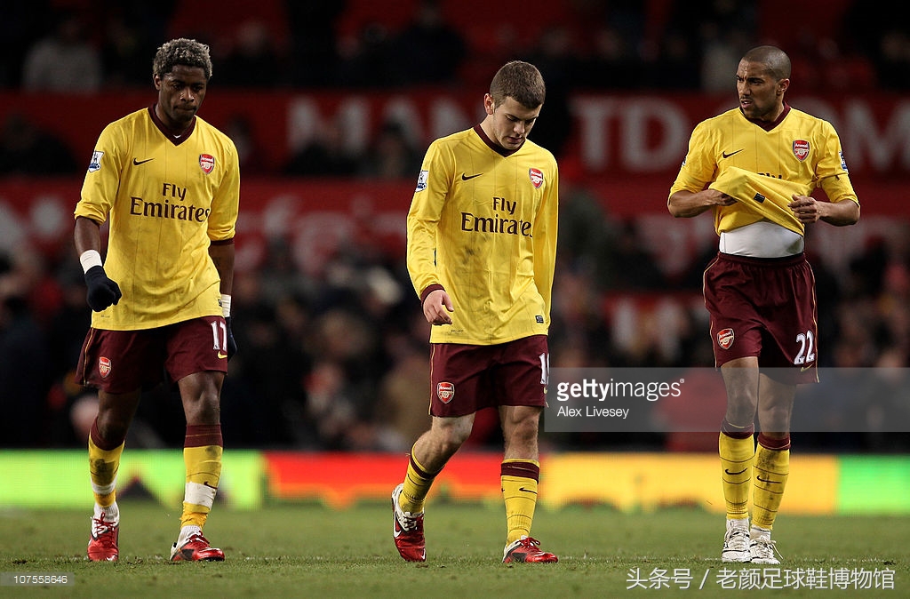 足球鞋阿迪和耐克谁更强,足球鞋耐克暗杀系列