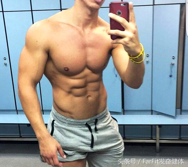 健身如何纠正溜肩姿势,健身新手怎么练肩