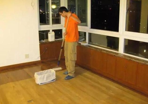 旧房地板翻新最佳方案,旧房翻新原有地板