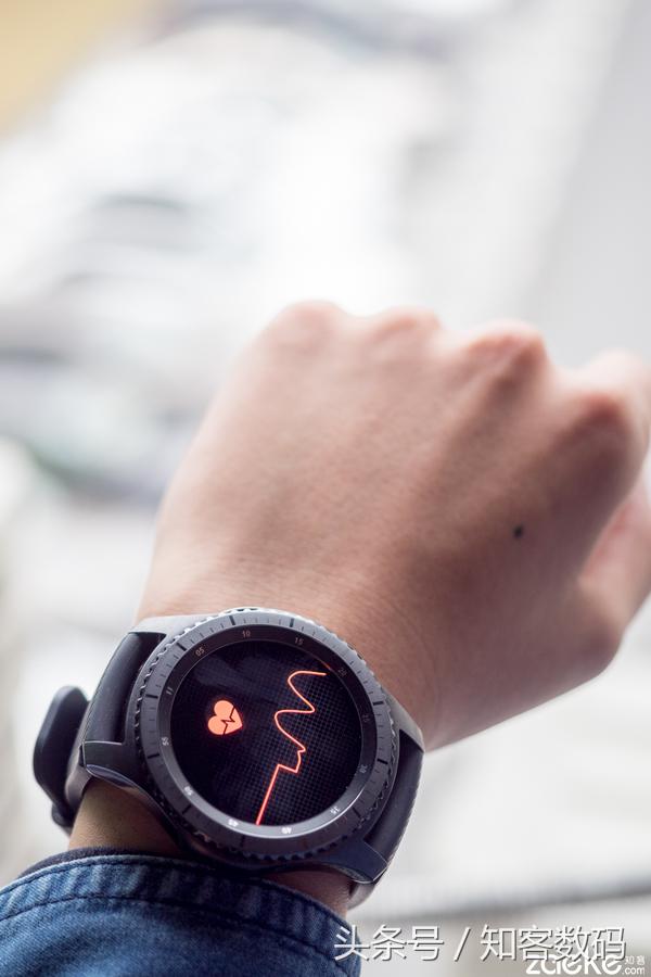 三星手表gears3现在还值得买不,三星手表gears3经典版开箱