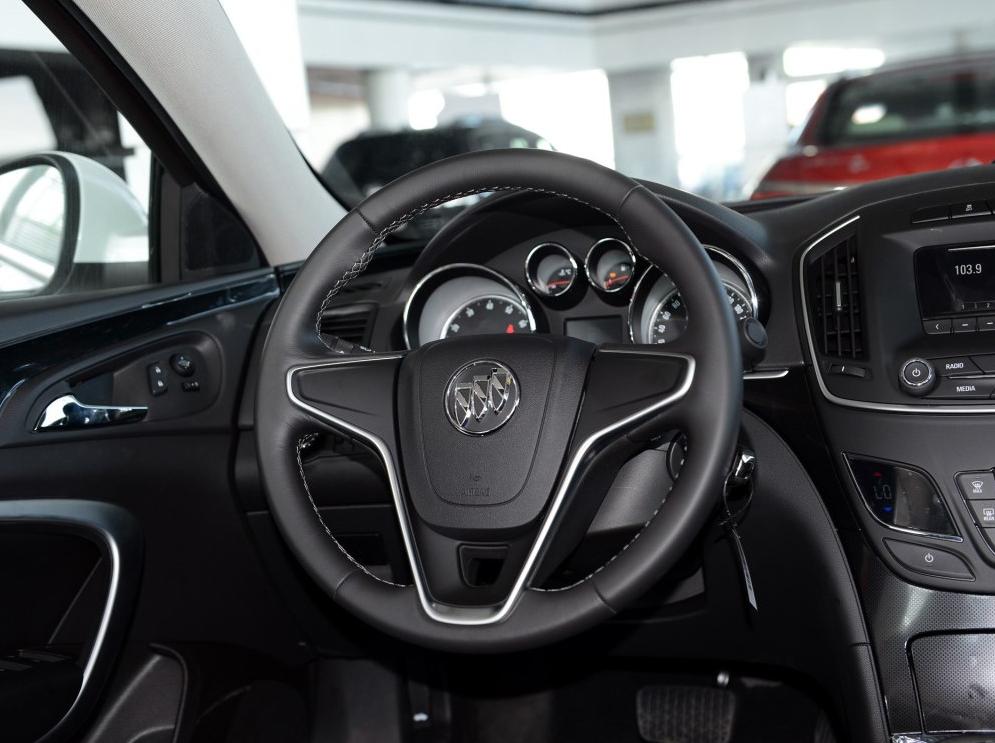 君威做工粗糙车身缝隙大,11款君威和23款做工区别