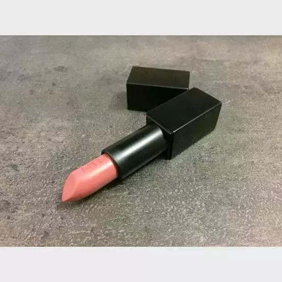 涂上口红整个人都有气色了,涂上这支口红永远嘴角上扬