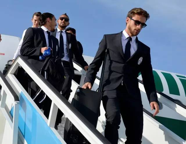 足球谁穿西装最帅,球星穿西装最帅