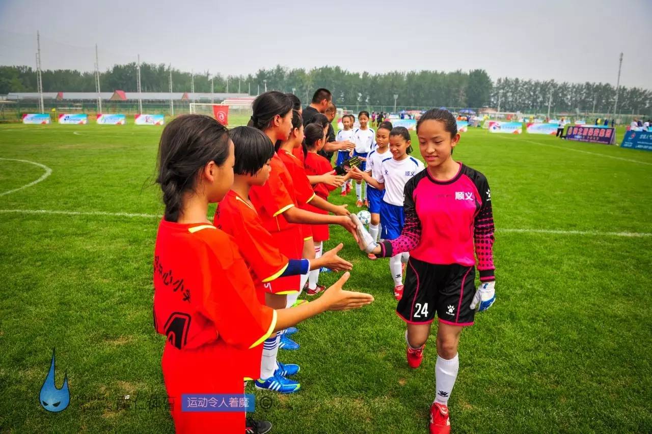 足球女孩图文,足球女孩反差转场