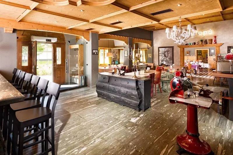 3座普利兹克奖杯，4位世界级建筑大师，一同跑到瑞士乡下建了座可以泡温泉的酒店，要不要一起？