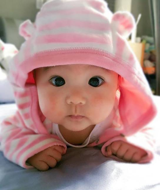 贾静雯小咘咘的照片 (贾静雯是不是给咘咘买的名牌衣服)